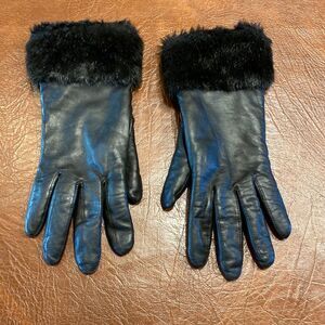 CHARTER CLUB leather gloves with fur detail